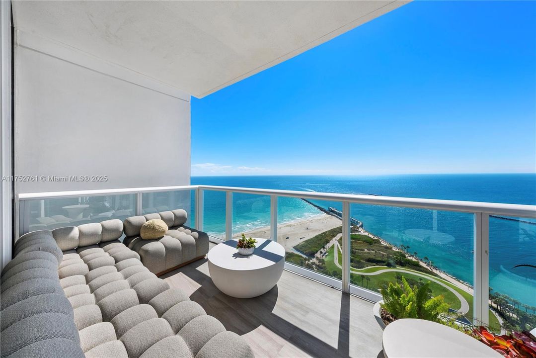 For Sale: $25,900,000 (3 beds, 3 baths, 4776 Square Feet)