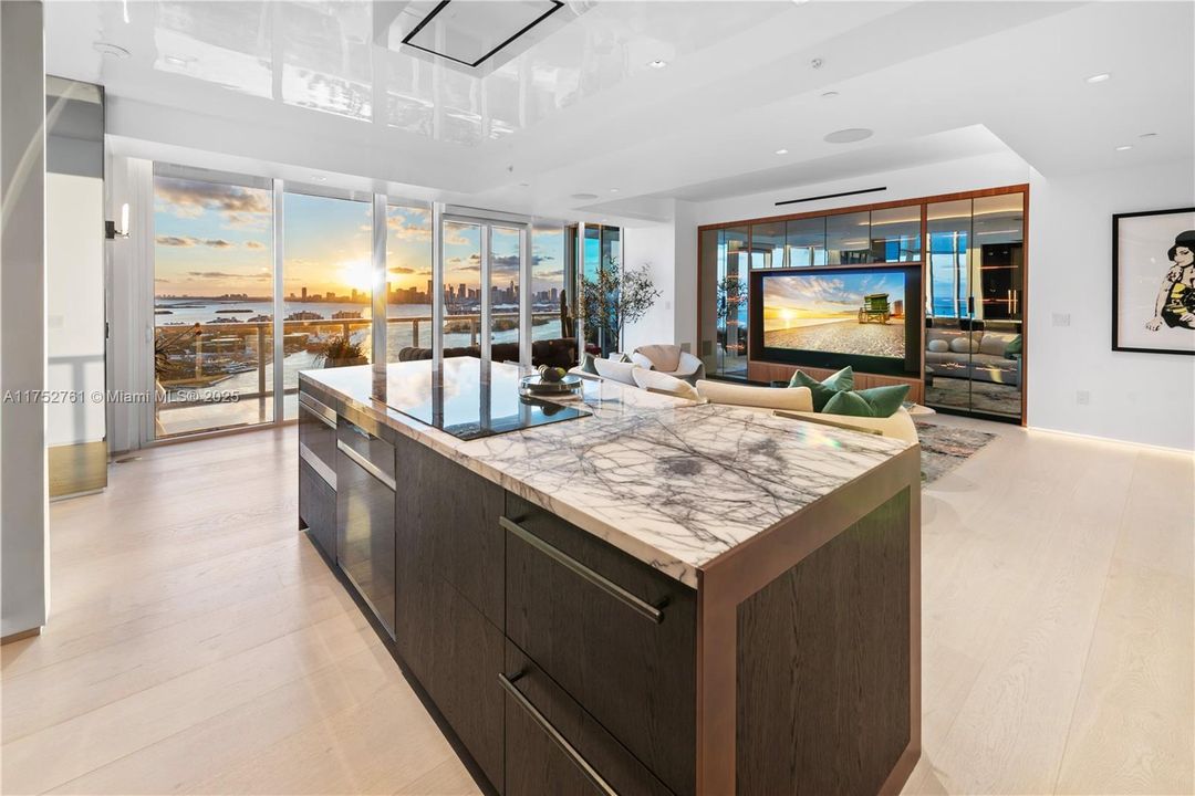 For Sale: $25,900,000 (3 beds, 3 baths, 4776 Square Feet)