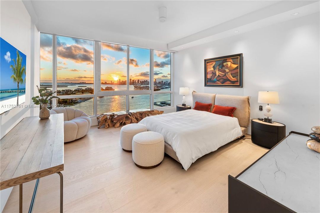 For Sale: $25,900,000 (3 beds, 3 baths, 4776 Square Feet)