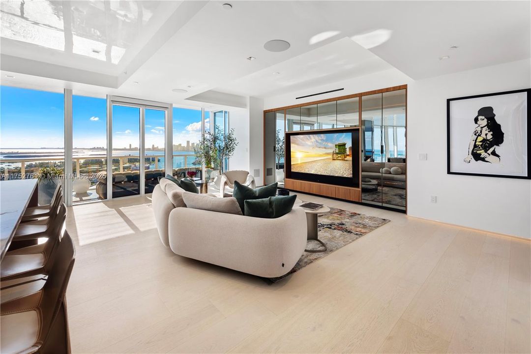 For Sale: $25,900,000 (3 beds, 3 baths, 4776 Square Feet)