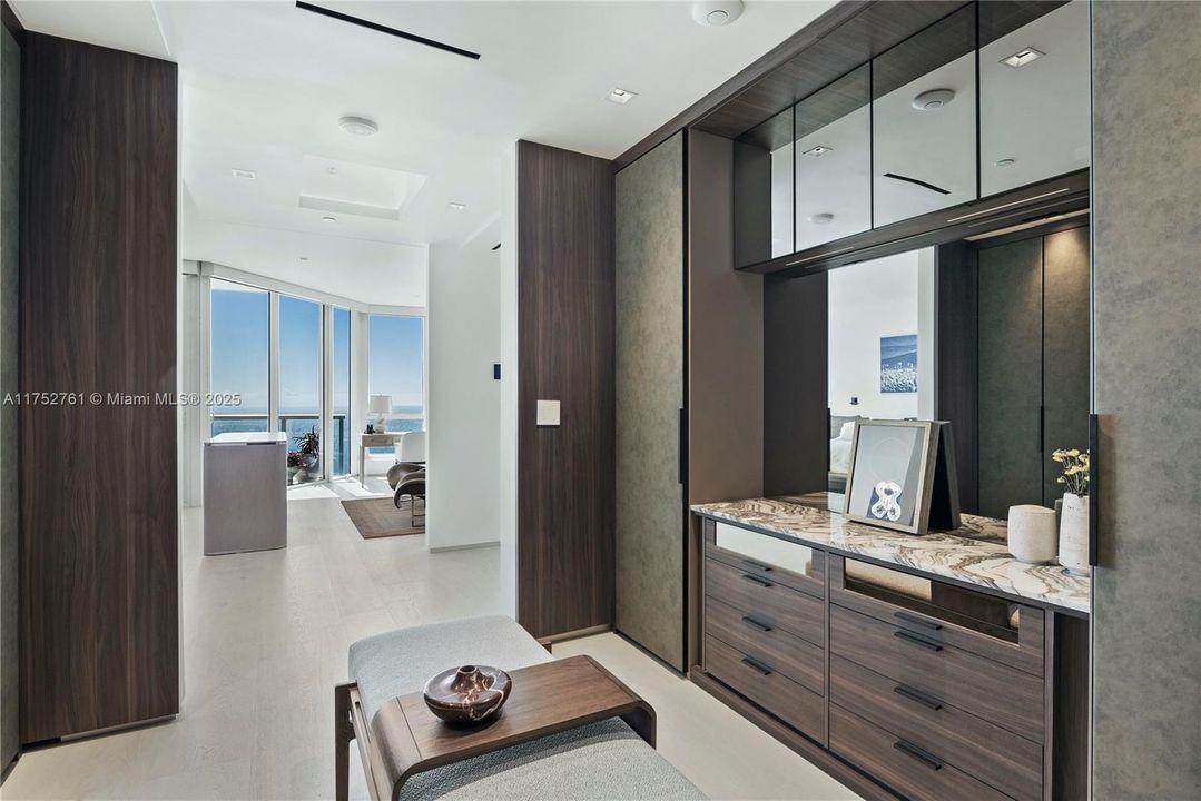For Sale: $25,900,000 (3 beds, 3 baths, 4776 Square Feet)