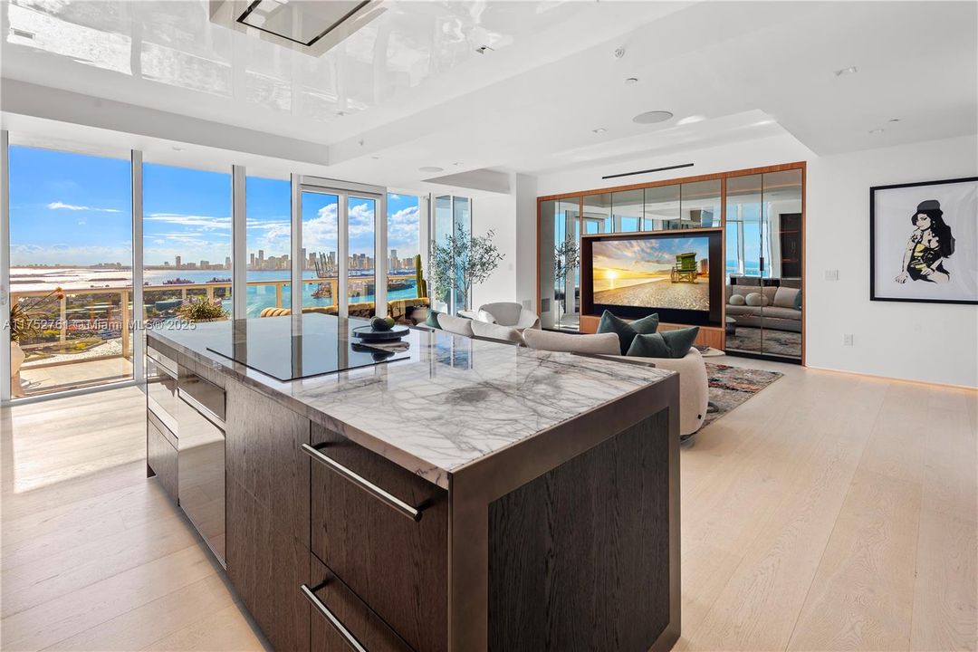 For Sale: $25,900,000 (3 beds, 3 baths, 4776 Square Feet)