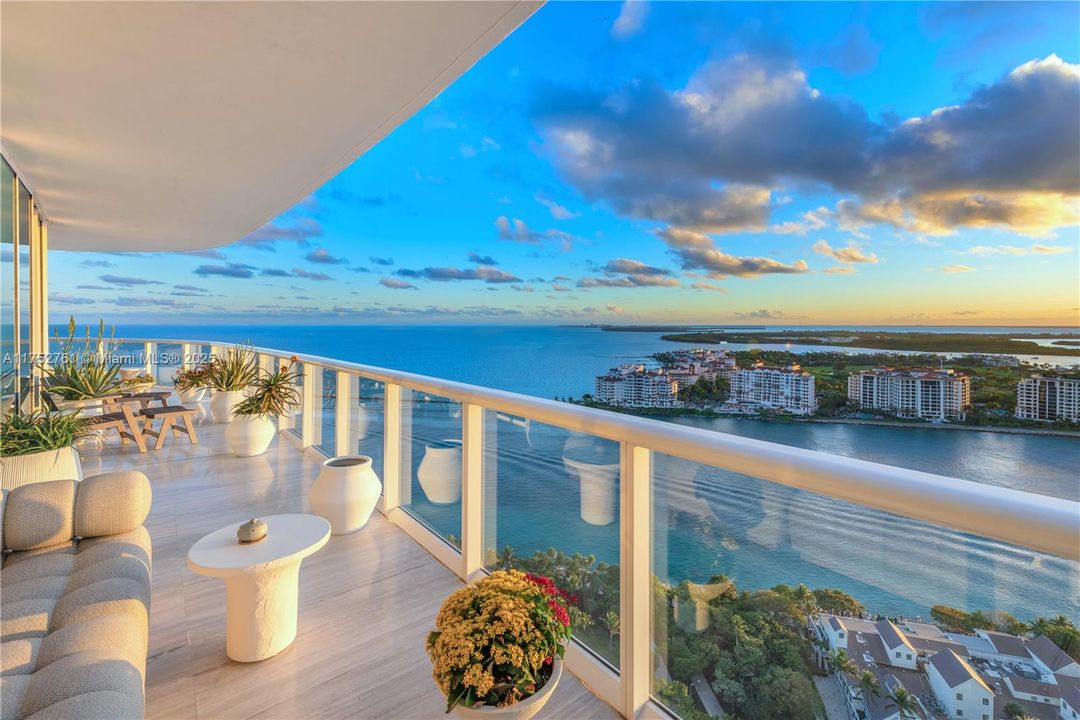 For Sale: $25,900,000 (3 beds, 3 baths, 4776 Square Feet)