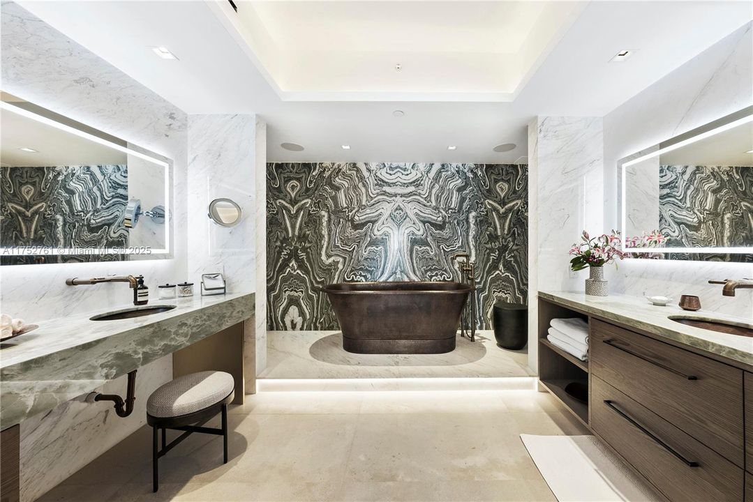 For Sale: $25,900,000 (3 beds, 3 baths, 4776 Square Feet)