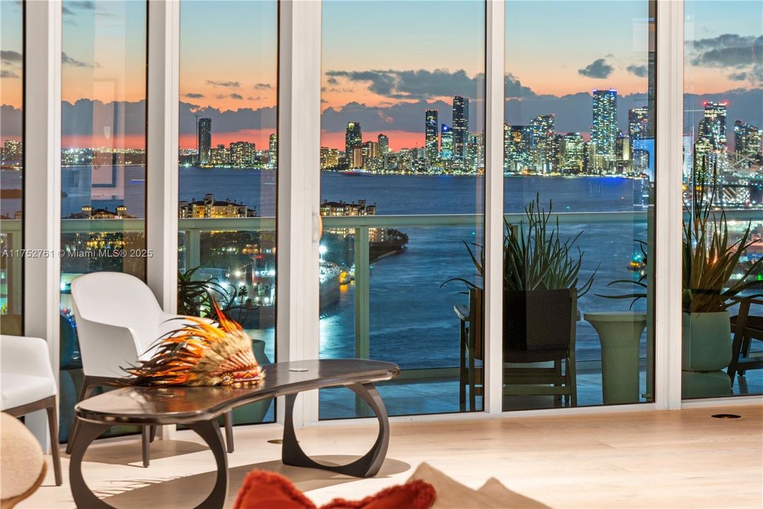For Sale: $25,900,000 (3 beds, 3 baths, 4776 Square Feet)