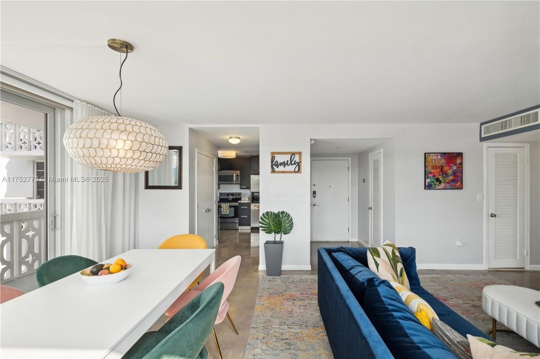 Recently Rented: $3,500 (2 beds, 2 baths, 1266 Square Feet)