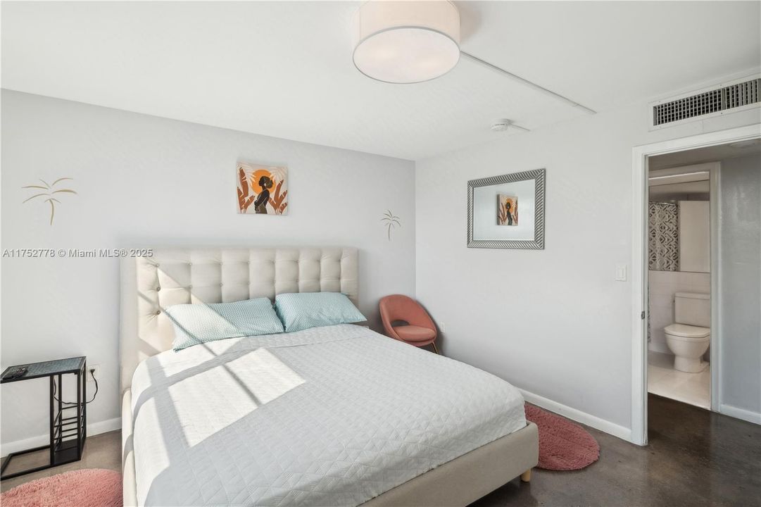 Recently Rented: $3,500 (2 beds, 2 baths, 1266 Square Feet)