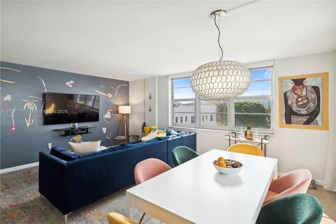 Recently Rented: $3,500 (2 beds, 2 baths, 1266 Square Feet)