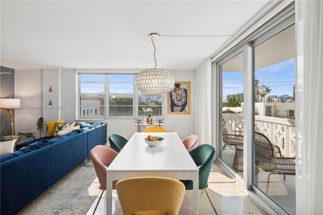 Recently Rented: $3,500 (2 beds, 2 baths, 1266 Square Feet)