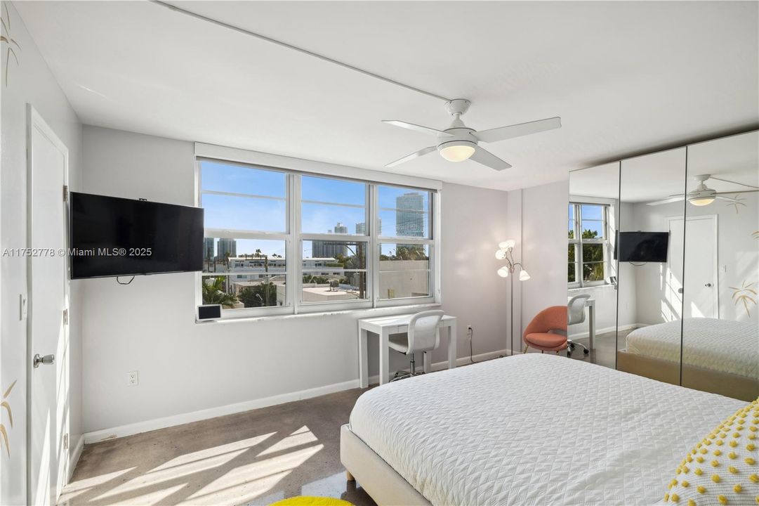 Recently Rented: $3,500 (2 beds, 2 baths, 1266 Square Feet)