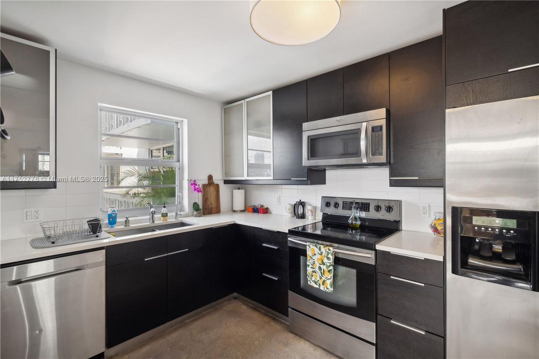 Recently Rented: $3,500 (2 beds, 2 baths, 1266 Square Feet)