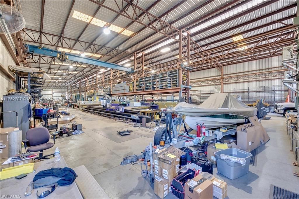 851 S Elm St, LaBelle, FL 33935