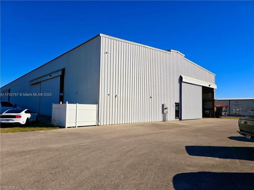 851 S Elm St, LaBelle, FL 33935