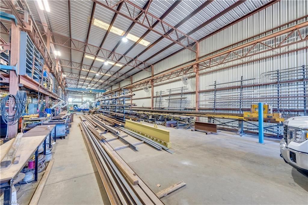 851 S Elm St, LaBelle, FL 33935