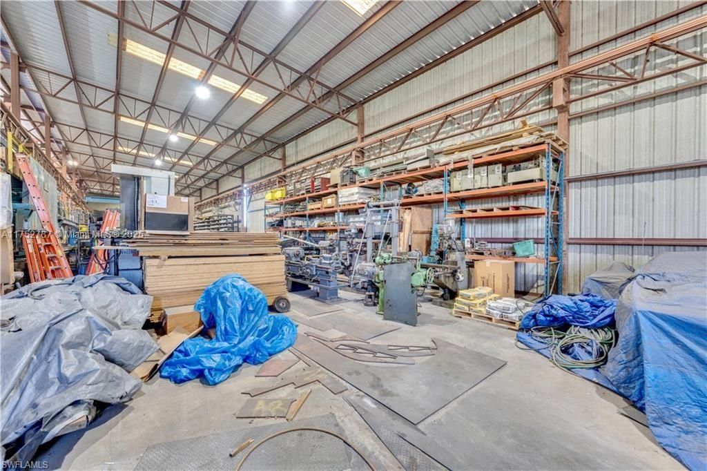 851 S Elm St, LaBelle, FL 33935