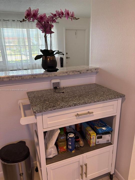 Recently Sold: $119,000 (1 beds, 1 baths, 570 Square Feet)