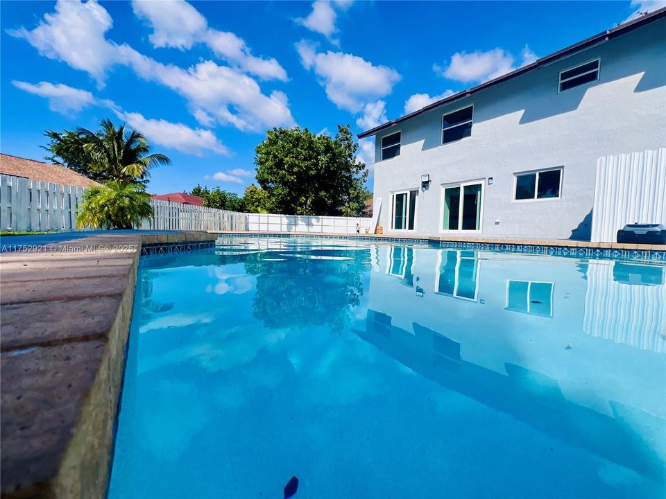 Recently Rented: $4,490 (4 beds, 3 baths, 2301 Square Feet)