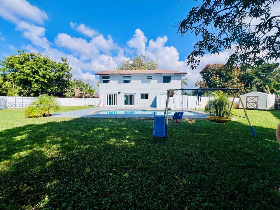 Recently Rented: $4,490 (4 beds, 3 baths, 2301 Square Feet)