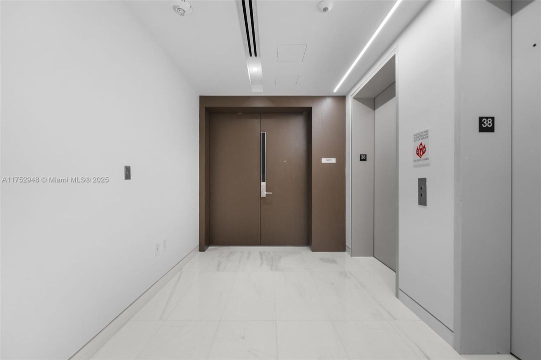 最近租的: $35,900 (4 贝兹, 4 浴室, 3657 平方英尺)