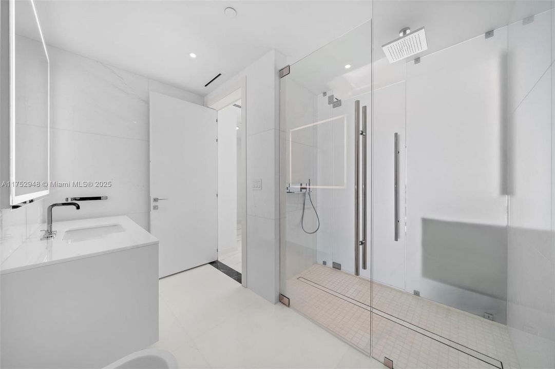 最近租的: $35,900 (4 贝兹, 4 浴室, 3657 平方英尺)