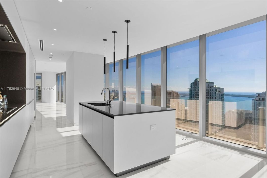 最近租的: $35,900 (4 贝兹, 4 浴室, 3657 平方英尺)