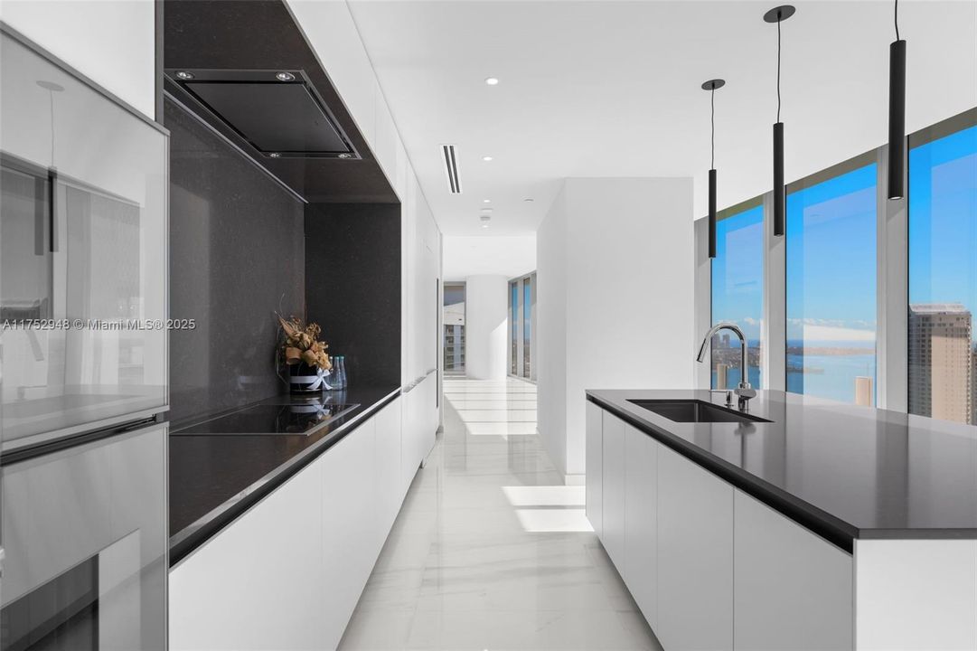 最近租的: $35,900 (4 贝兹, 4 浴室, 3657 平方英尺)