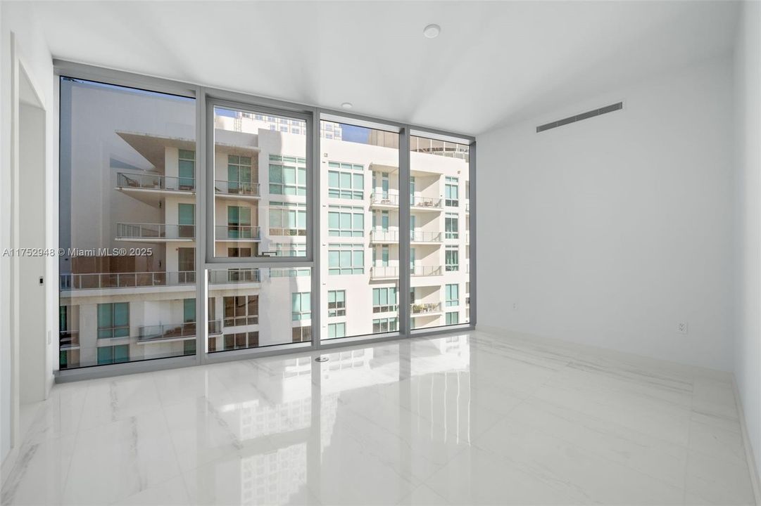 最近租的: $35,900 (4 贝兹, 4 浴室, 3657 平方英尺)