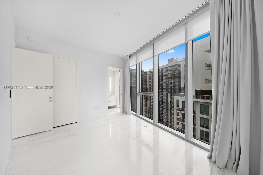 最近租的: $35,900 (4 贝兹, 4 浴室, 3657 平方英尺)