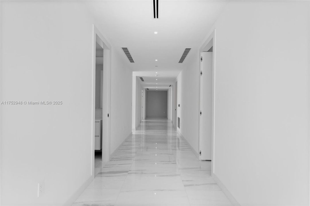 最近租的: $35,900 (4 贝兹, 4 浴室, 3657 平方英尺)