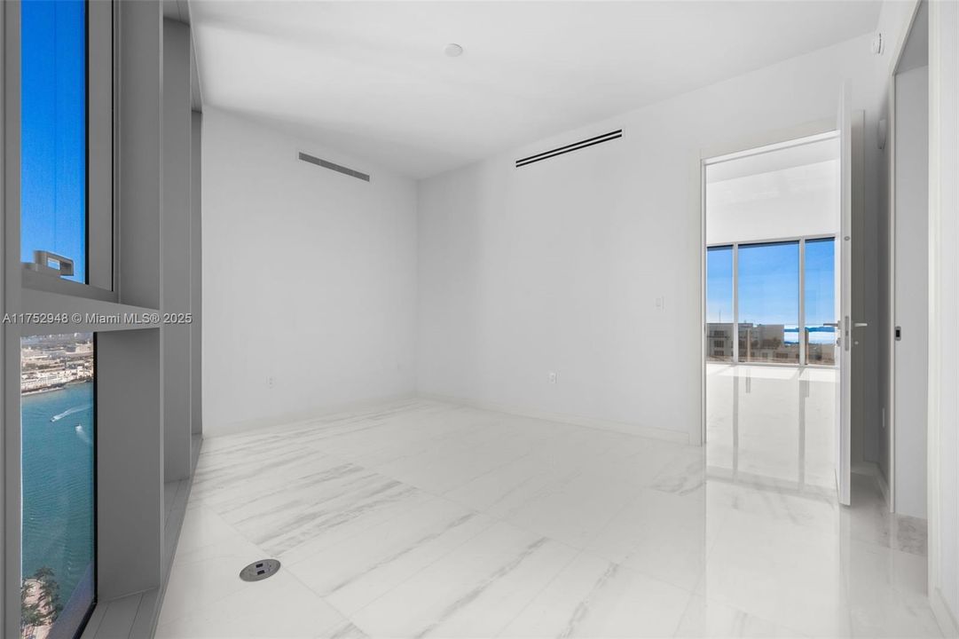 最近租的: $35,900 (4 贝兹, 4 浴室, 3657 平方英尺)