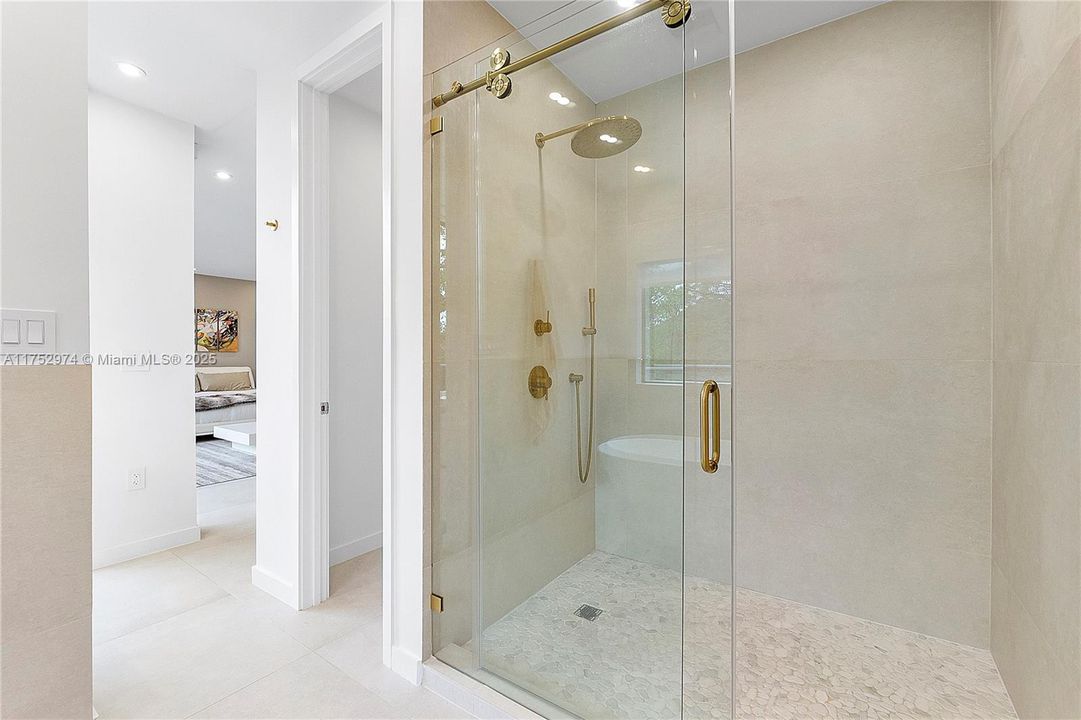 For Sale: $3,100,000 (5 beds, 5 baths, 2873 Square Feet)