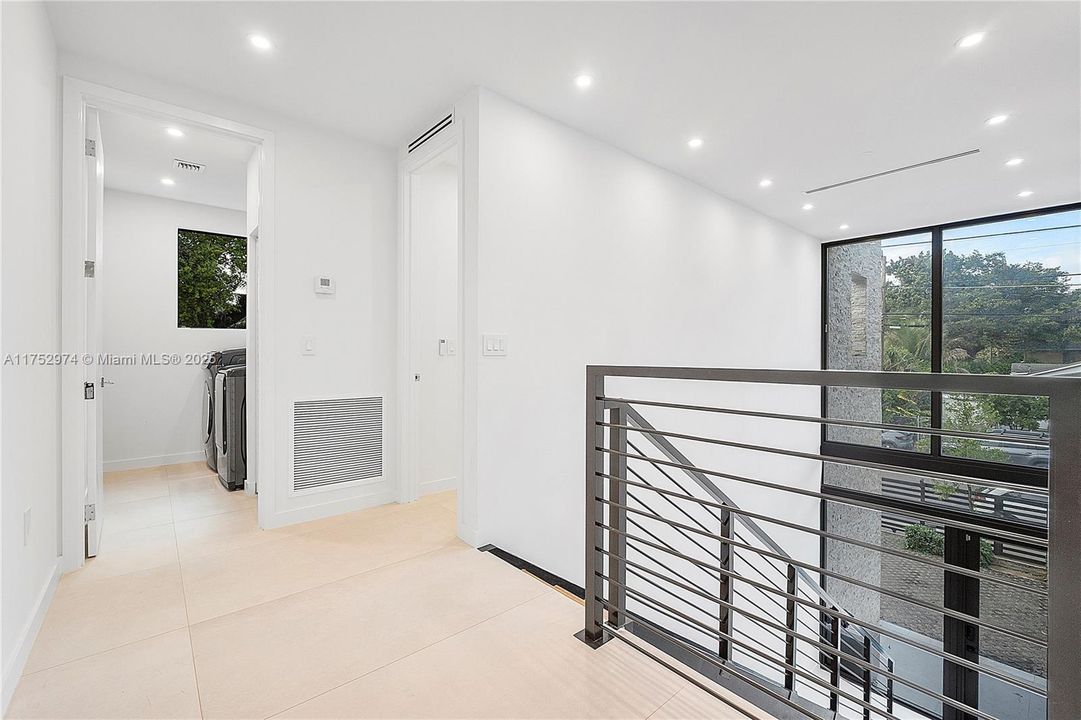 For Sale: $3,100,000 (5 beds, 5 baths, 2873 Square Feet)