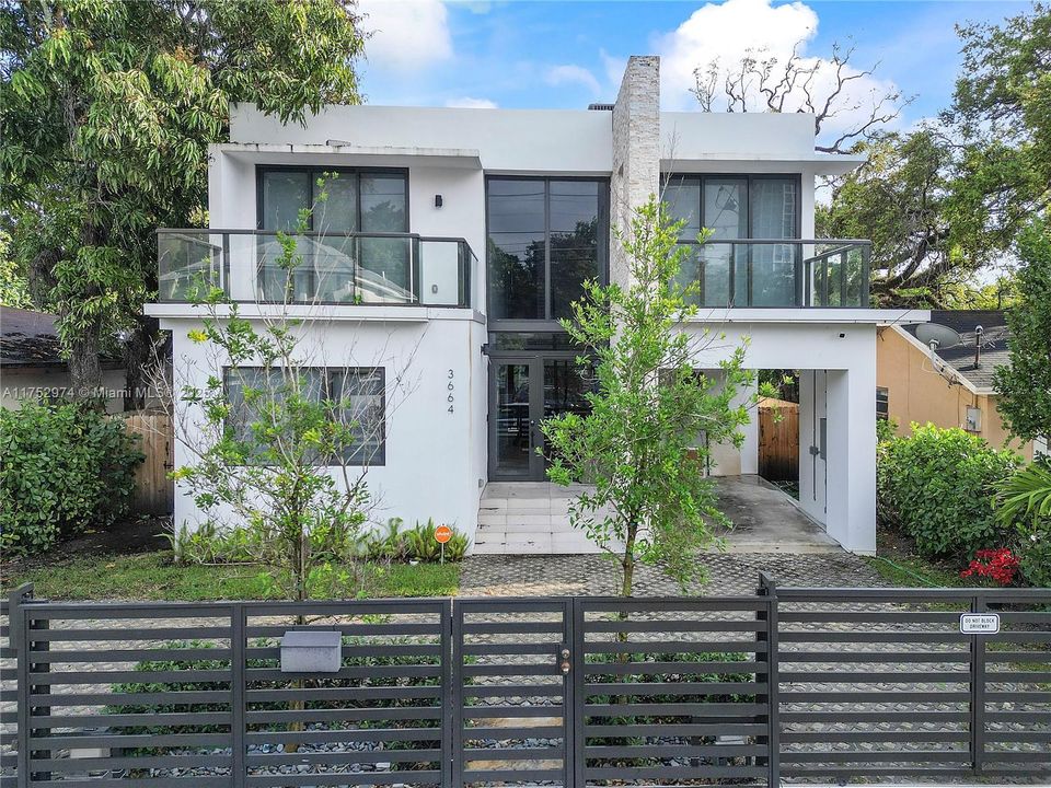 For Sale: $3,100,000 (5 beds, 5 baths, 2873 Square Feet)