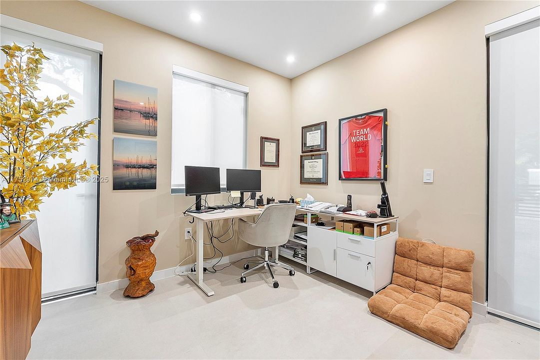 For Sale: $3,100,000 (5 beds, 5 baths, 2873 Square Feet)