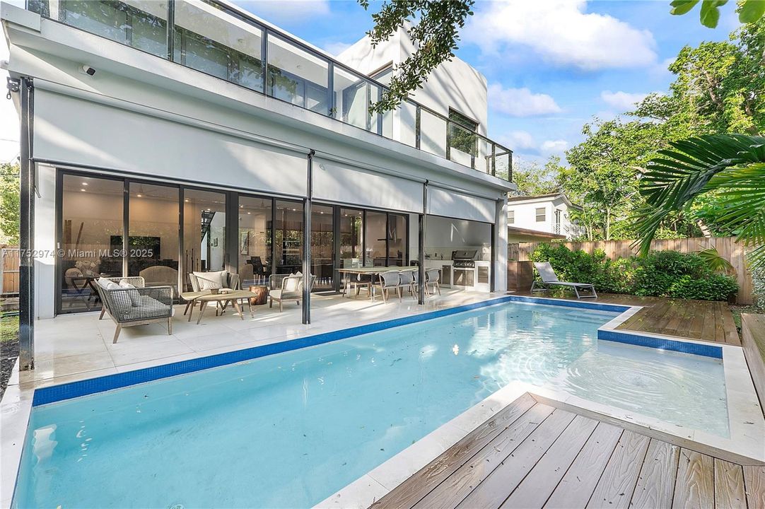 For Sale: $3,100,000 (5 beds, 5 baths, 2873 Square Feet)