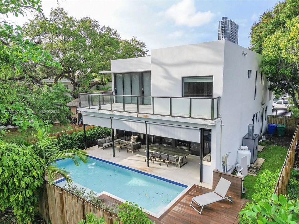 For Sale: $3,100,000 (5 beds, 5 baths, 2873 Square Feet)