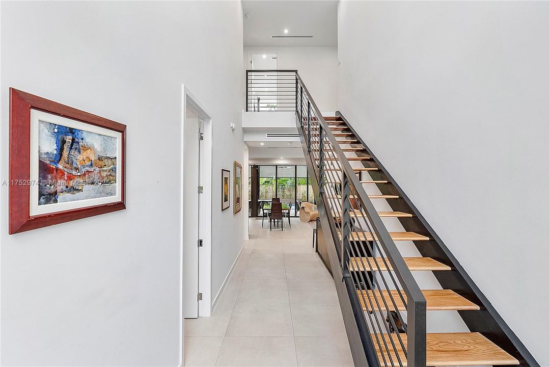 For Sale: $3,100,000 (5 beds, 5 baths, 2873 Square Feet)