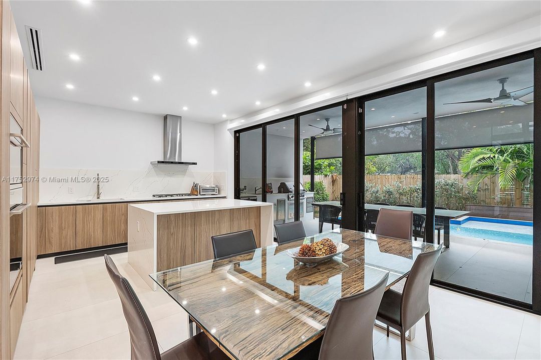 For Sale: $3,100,000 (5 beds, 5 baths, 2873 Square Feet)