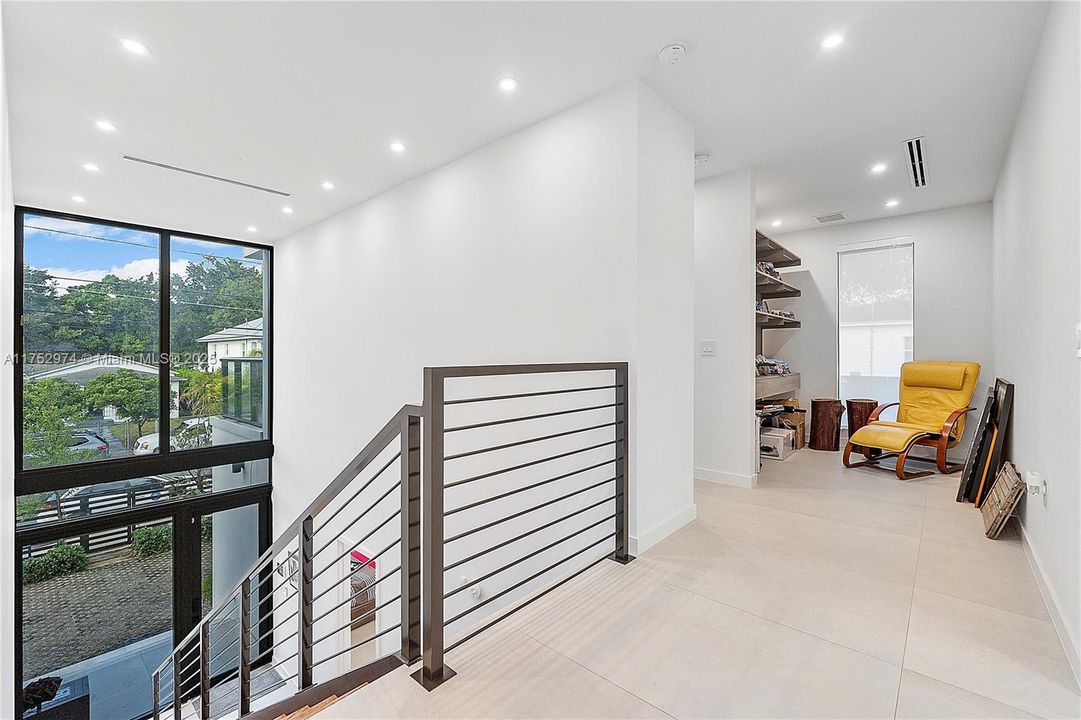 For Sale: $3,100,000 (5 beds, 5 baths, 2873 Square Feet)