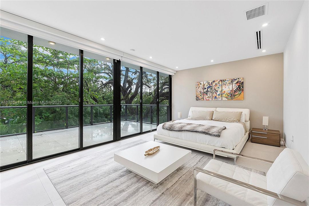 For Sale: $3,100,000 (5 beds, 5 baths, 2873 Square Feet)