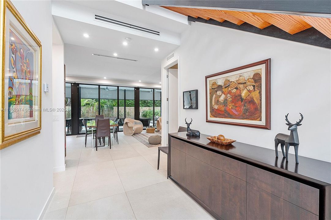 For Sale: $3,100,000 (5 beds, 5 baths, 2873 Square Feet)