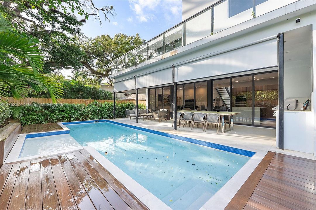 For Sale: $3,100,000 (5 beds, 5 baths, 2873 Square Feet)