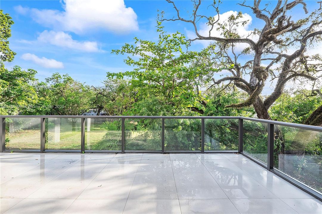 For Sale: $3,100,000 (5 beds, 5 baths, 2873 Square Feet)