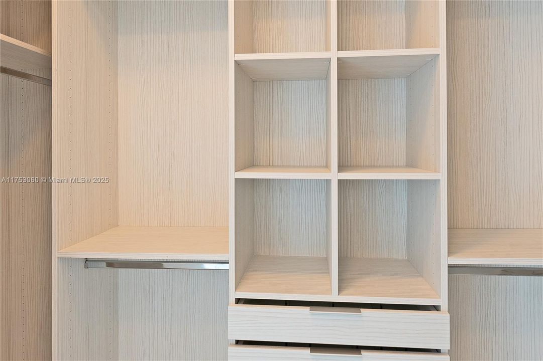 На продажу: $2,975,000 (2 спален, 3 ванн, 2070 Квадратных фут)