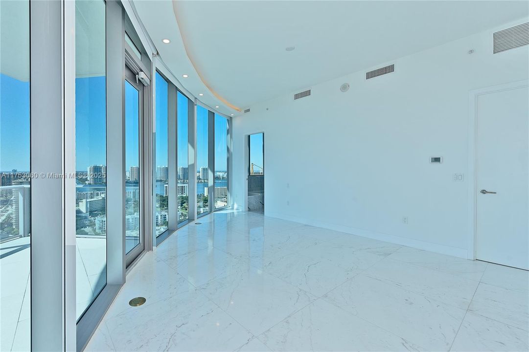 На продажу: $2,975,000 (2 спален, 3 ванн, 2070 Квадратных фут)