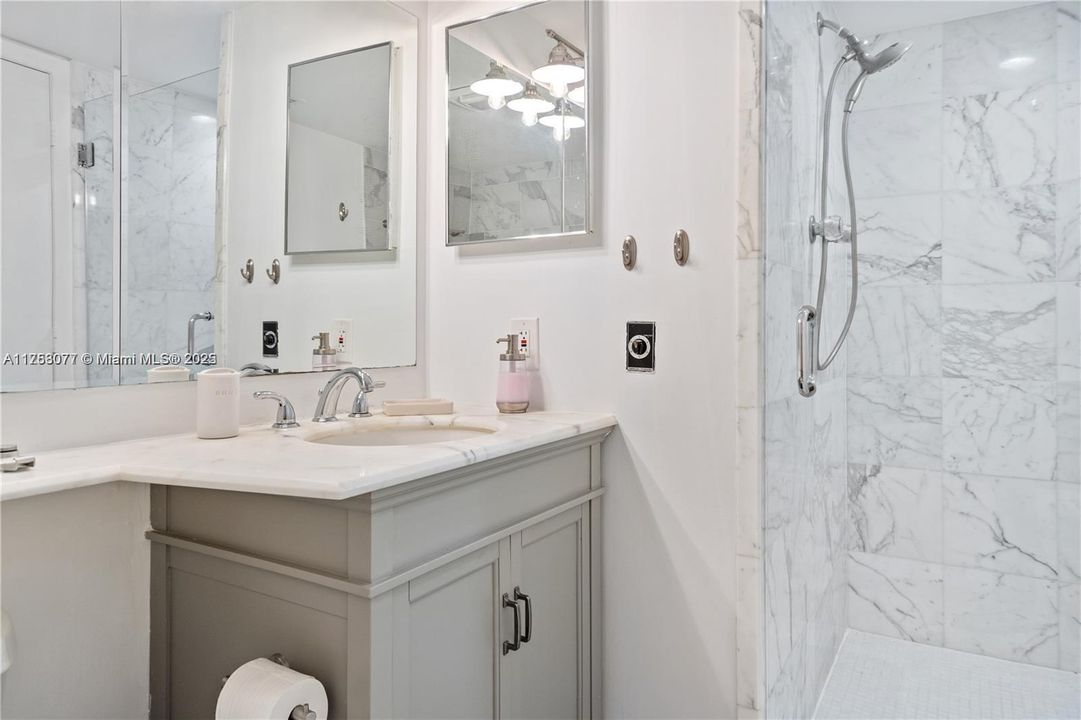 Recently Rented: $7,999 (2 beds, 2 baths, 1169 Square Feet)