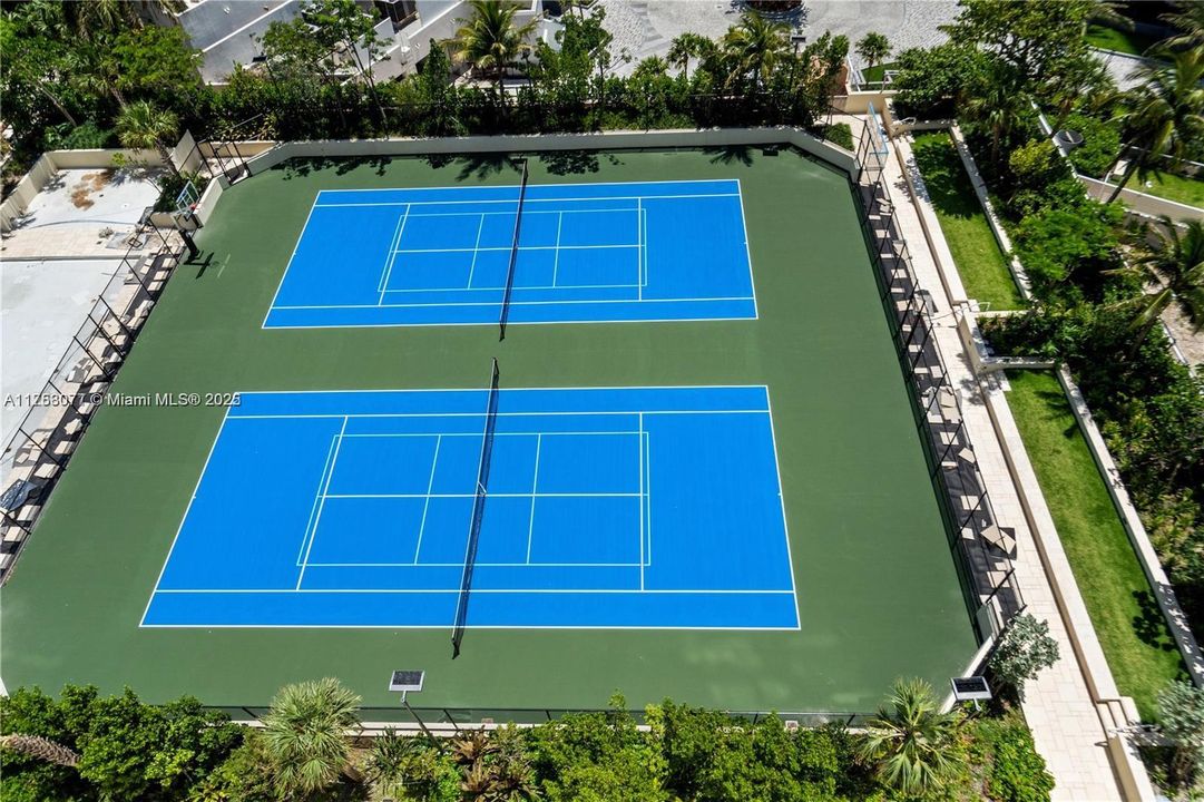 Recently Rented: $7,999 (2 beds, 2 baths, 1169 Square Feet)