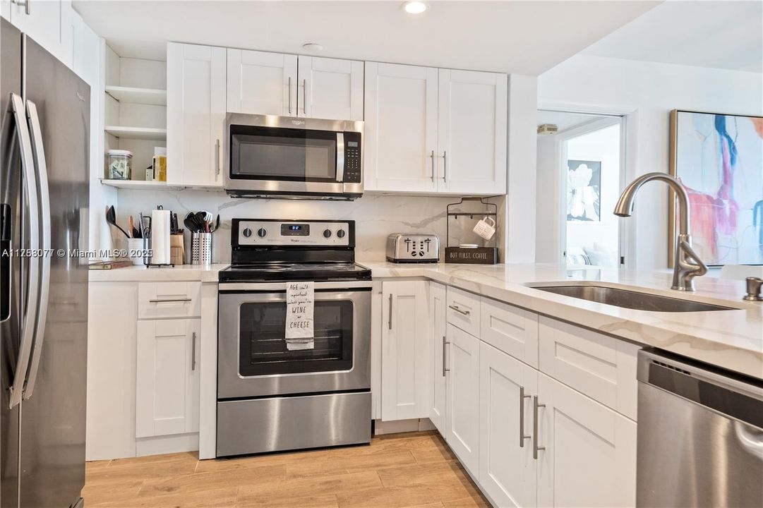 Recently Rented: $7,999 (2 beds, 2 baths, 1169 Square Feet)