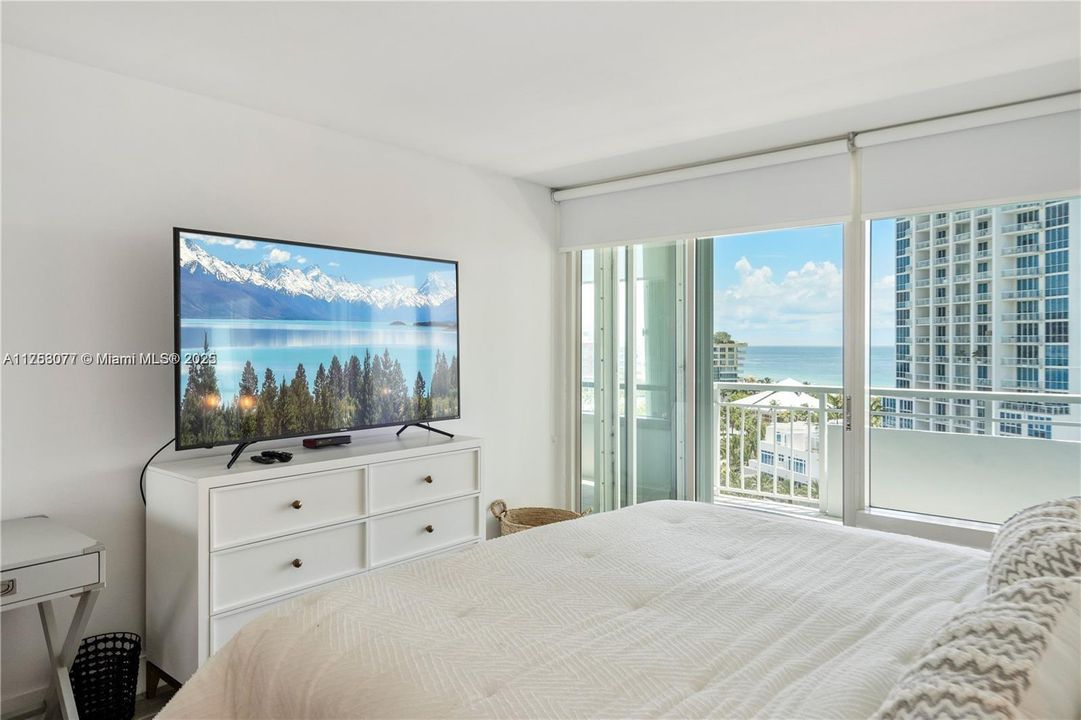 Recently Rented: $7,999 (2 beds, 2 baths, 1169 Square Feet)