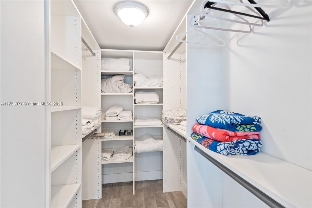 Recently Rented: $7,999 (2 beds, 2 baths, 1169 Square Feet)